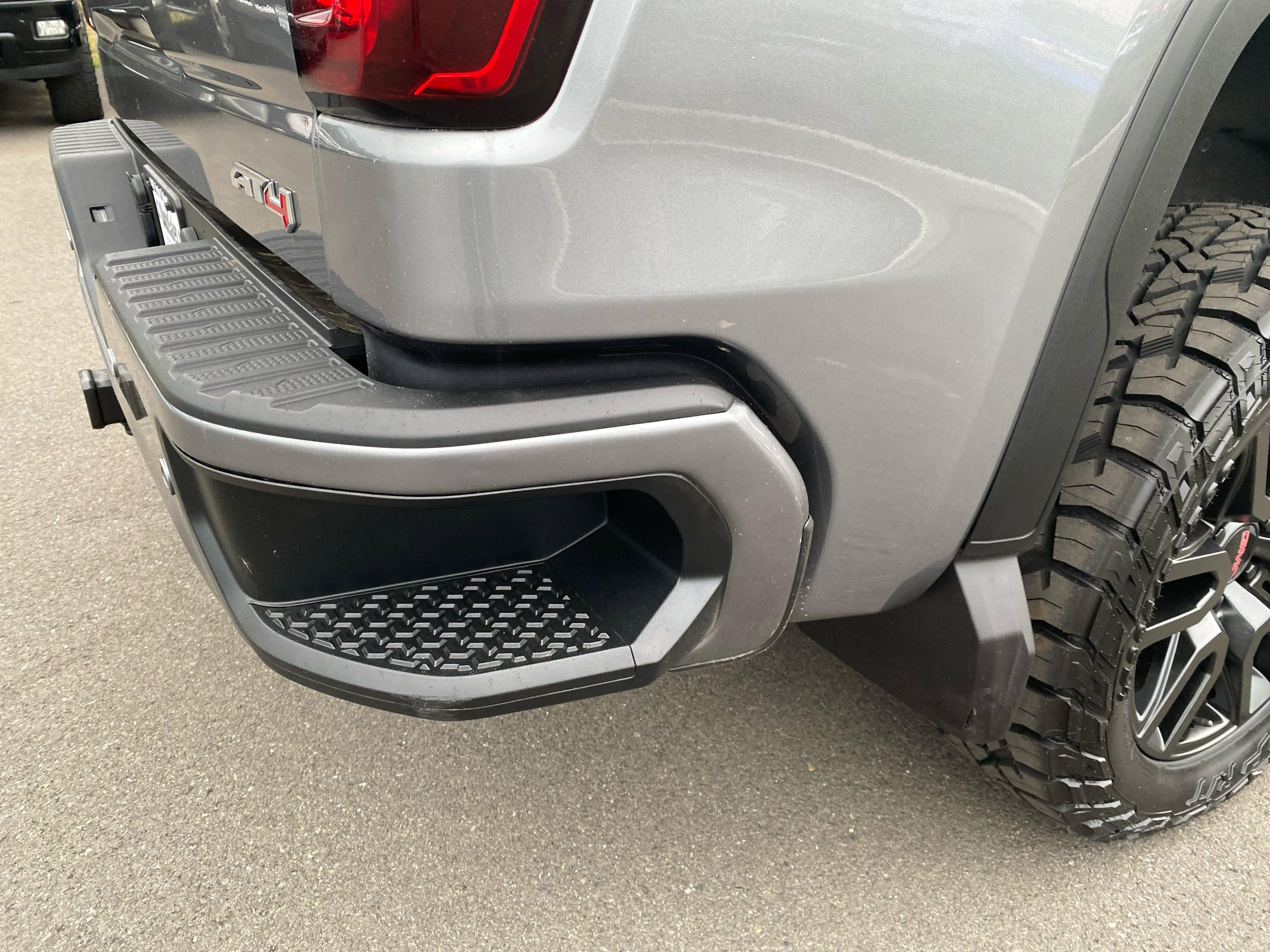 Used 2021 GMC Sierra 1500 AT4 w/ AT4 Premium Package image 9