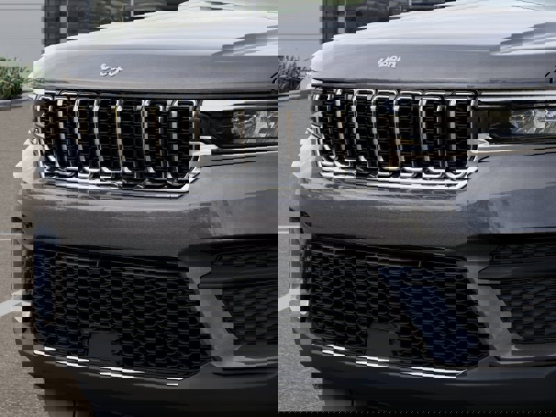 New 2025 Jeep Grand Cherokee Laredo X w/ Luxury Tech Group I image 28