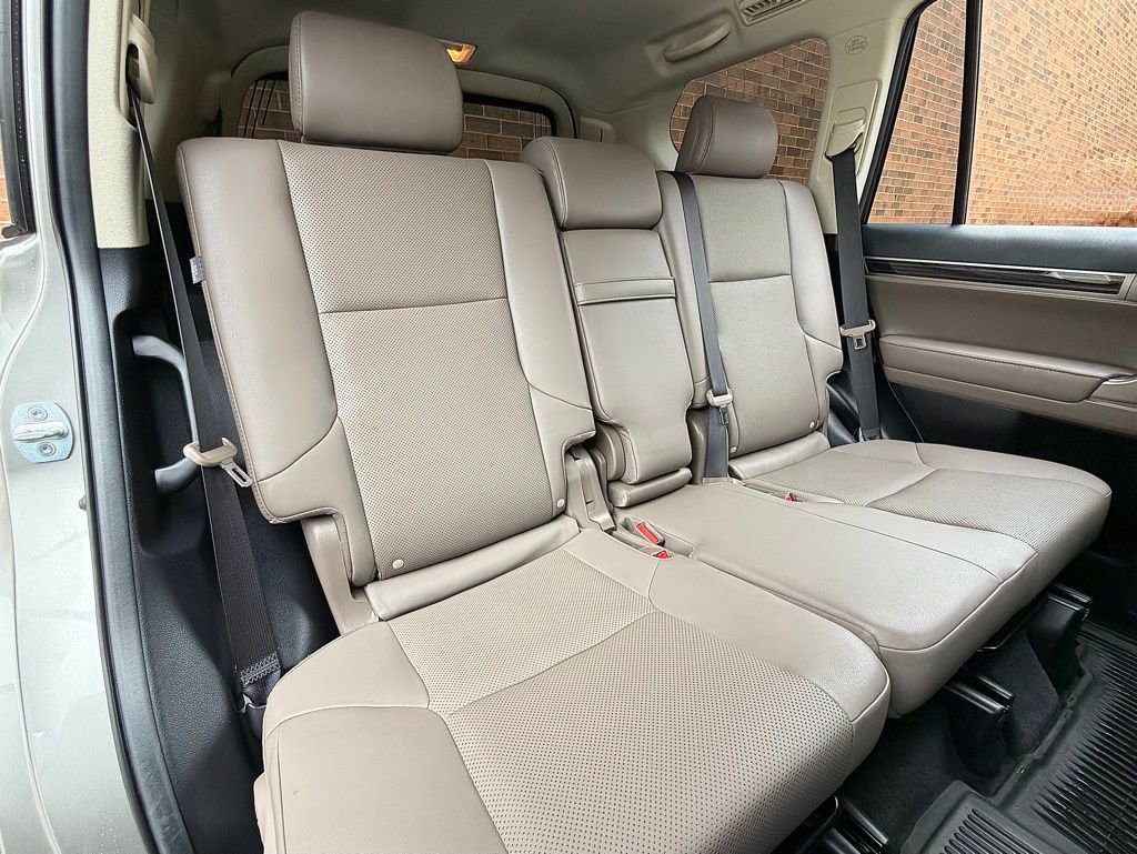 Used 2020 Lexus GX 460 Premium w/ Premium Package image 21