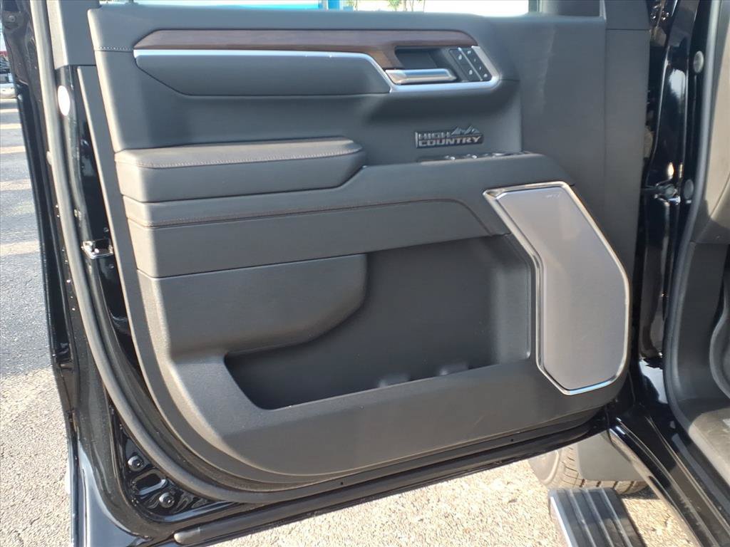 New 2026 Chevrolet Silverado 1500 High Country AWD/4WD image 14