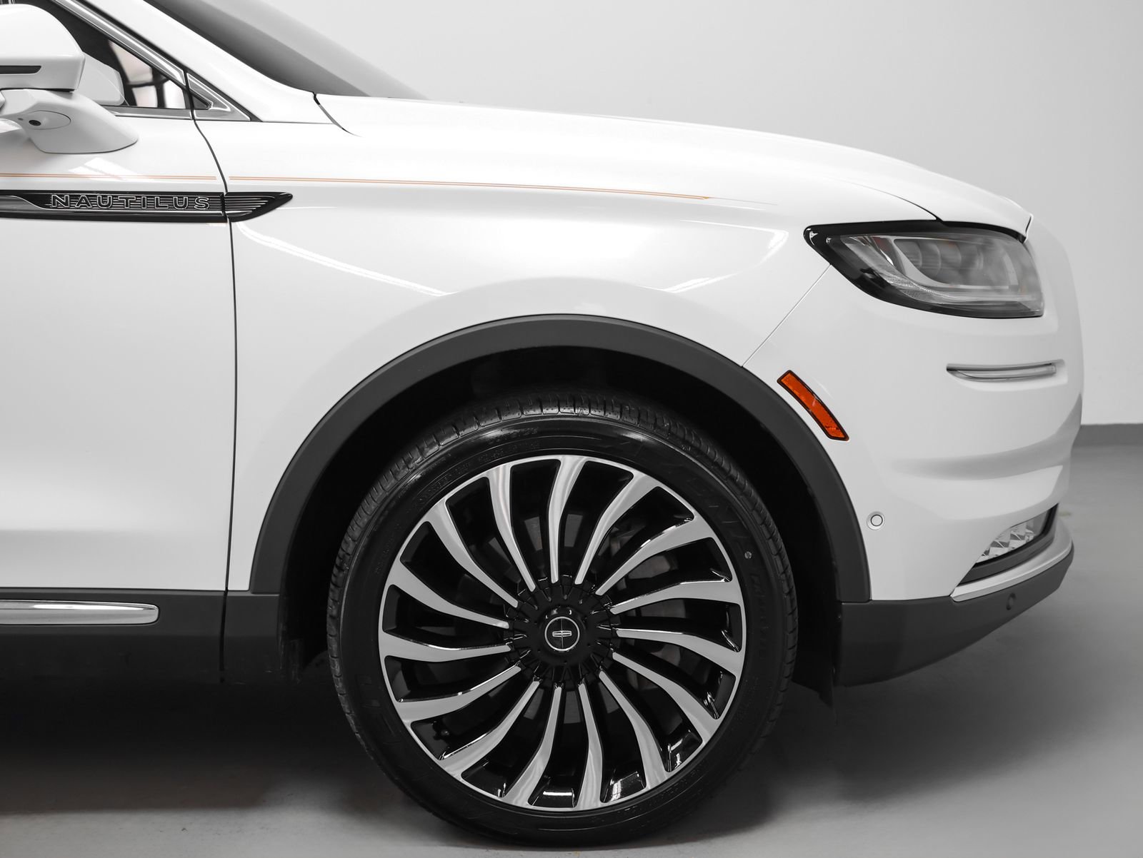 Used 2023 Lincoln Nautilus Black Label AWD/4WD image 14