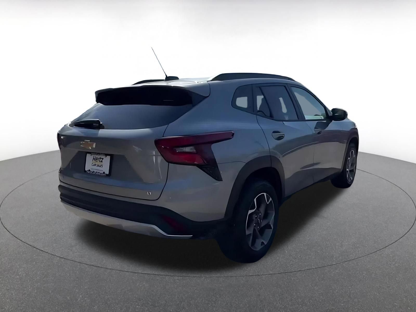 Used 2025 Chevrolet Trax LT w/ LT Convenience Package image 14