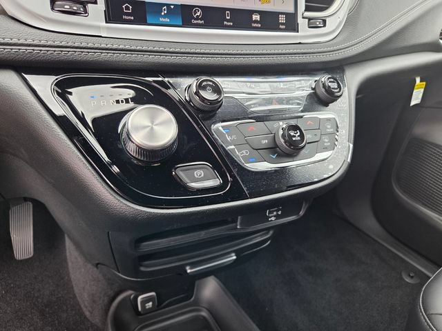 New 2027 Chrysler Pacifica Select FWD image 22