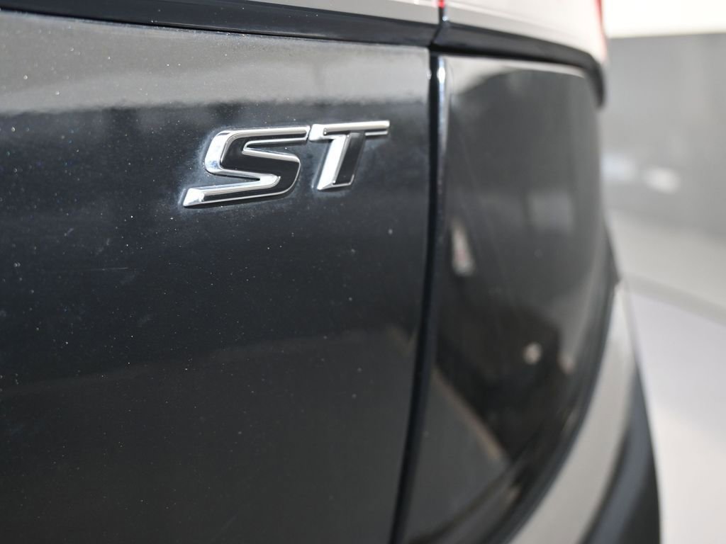 Used 2023 Buick Envision Essence w/ Technology Package I image 51