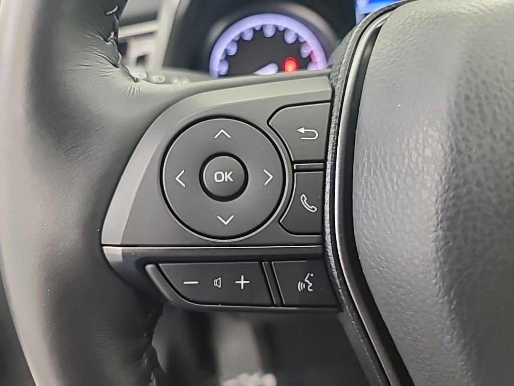 Used 2023 Toyota Camry SE w/ Cold Weather Package image 28