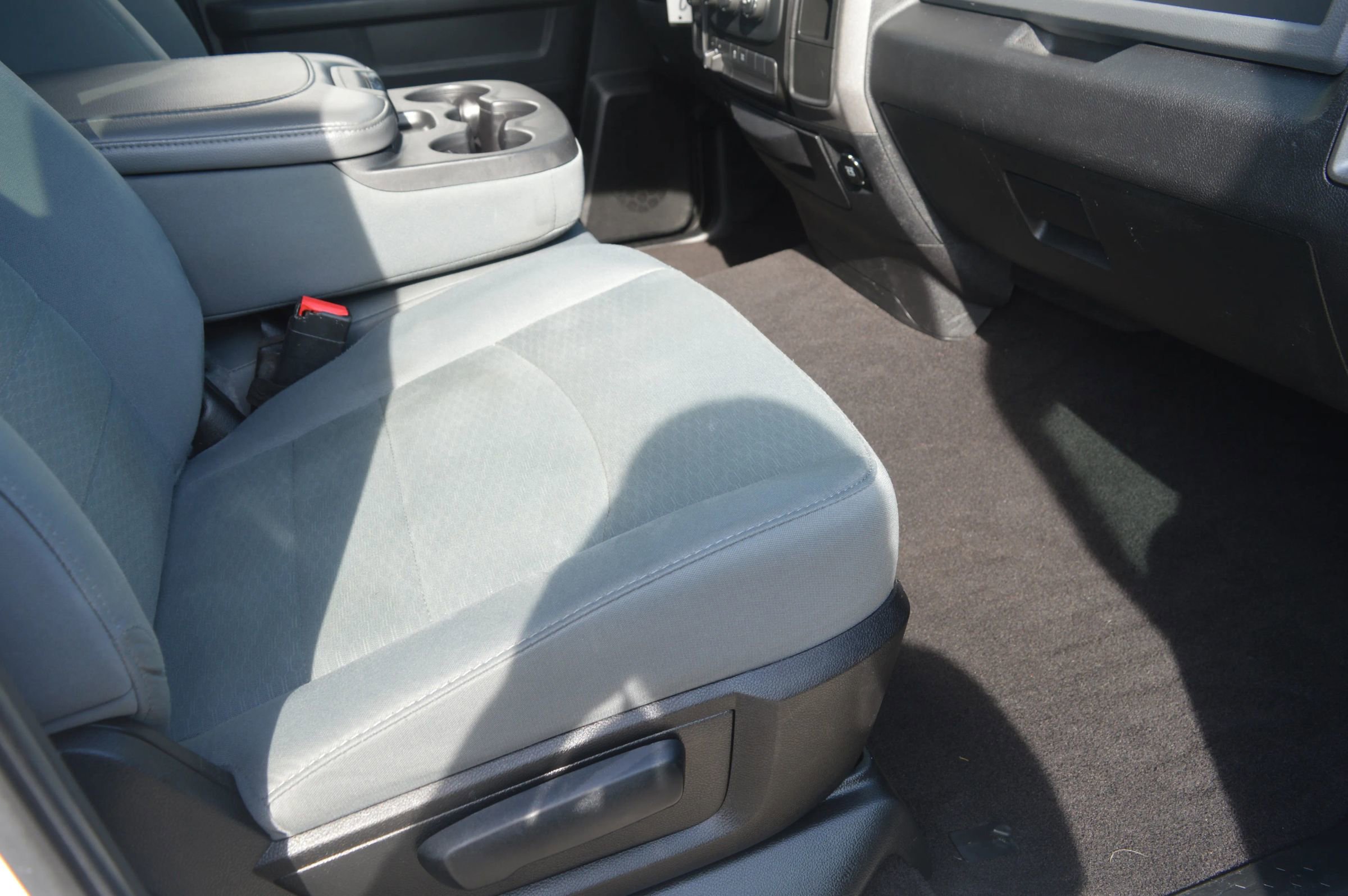 Used 2014 RAM 1500 Express image 17