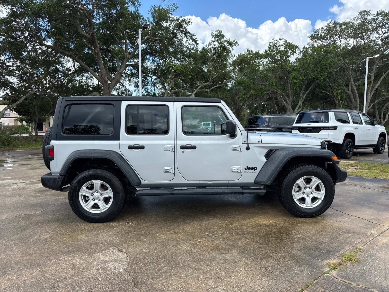 Certified 2023 Jeep Wrangler Unlimited Sport AWD/4WD image 2