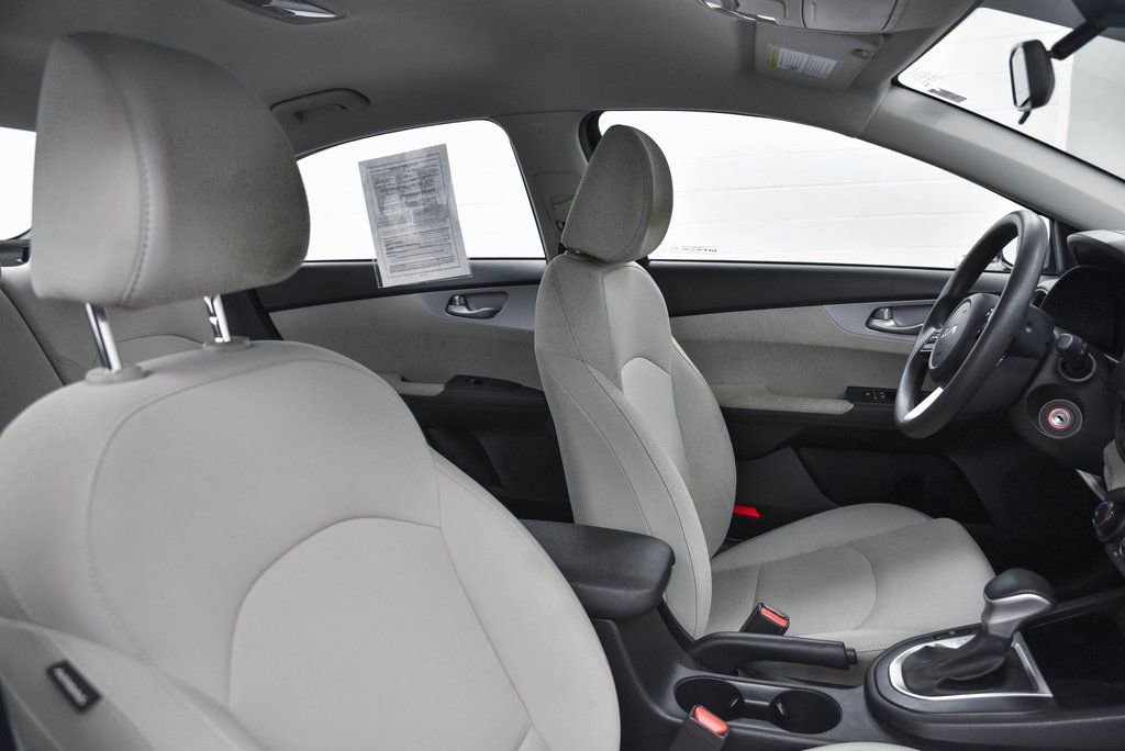 Used 2023 Kia Forte LXS image 17