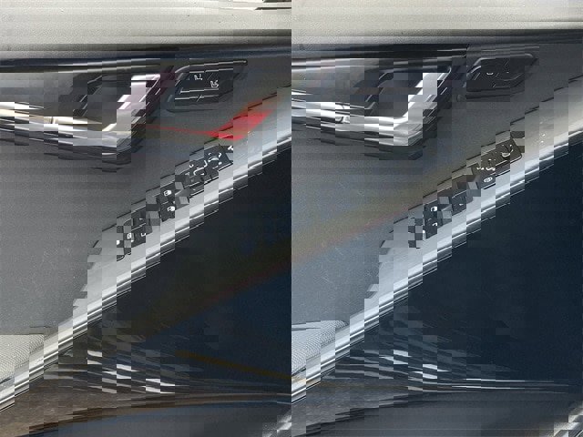 Used 2024 Kia Niro SX Touring image 23