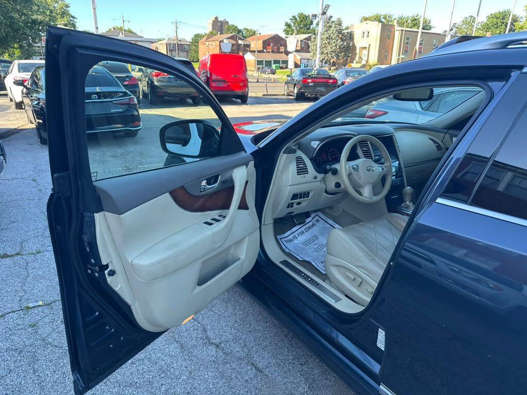Used 2011 INFINITI FX35 AWD w/ Premium Pkg image 8