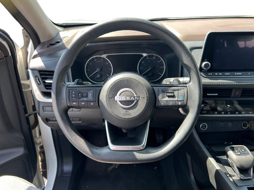 Used 2023 Nissan Rogue SV FWD image 16