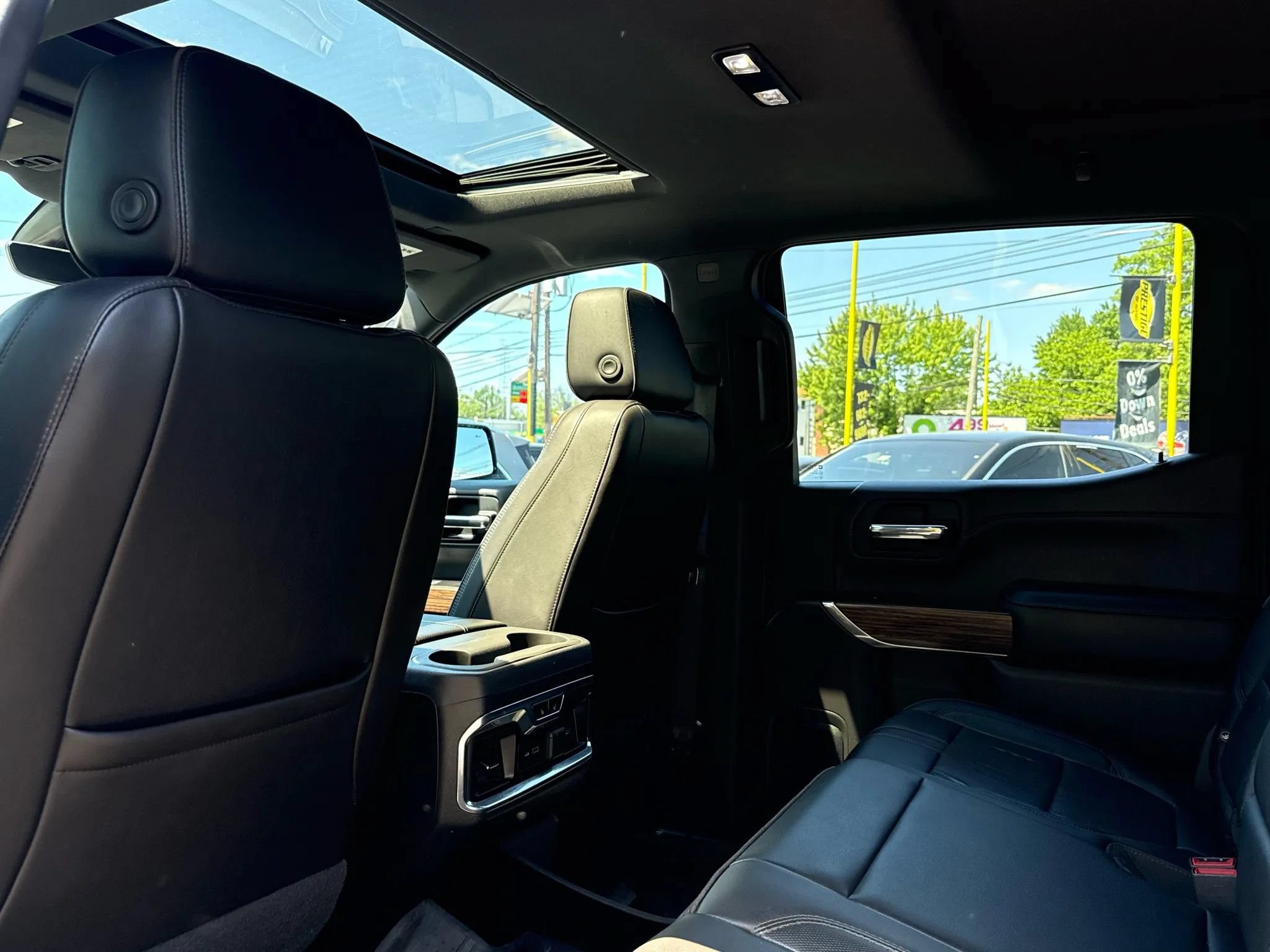 Used 2019 Chevrolet Silverado 1500 High Country w/ Technology Package AWD/4WD image 66