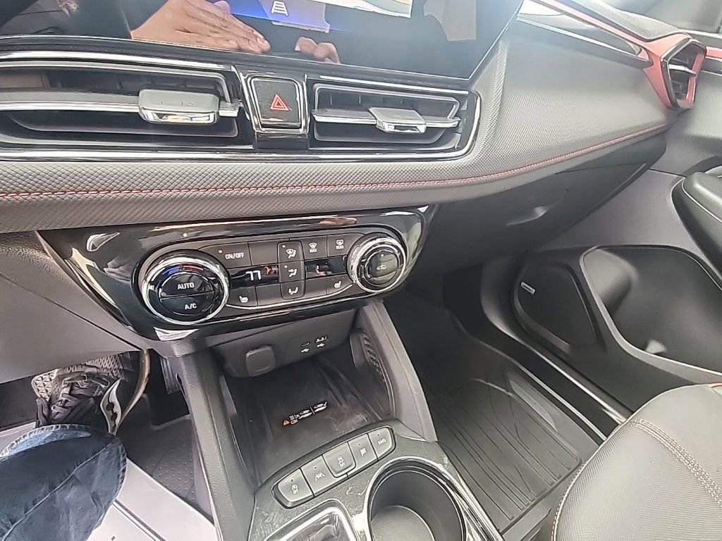 Used 2025 Chevrolet TrailBlazer RS w/ Convenience Package image 22