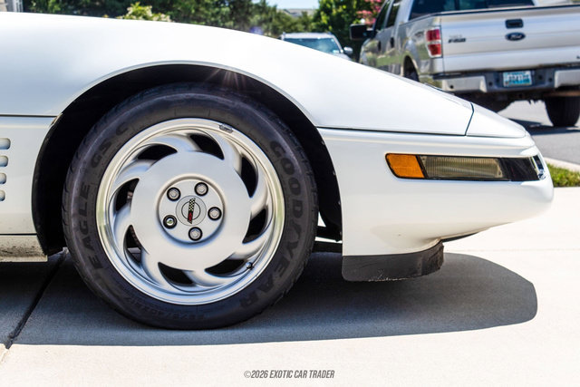 Used 1991 Chevrolet Corvette Convertible RWD image 52