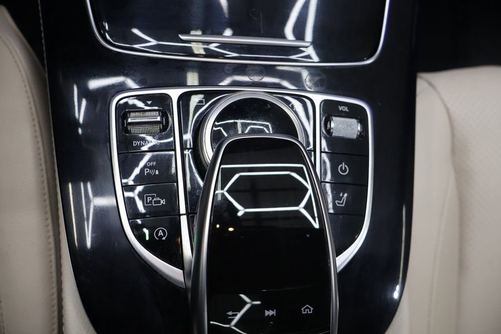 Used 2017 Mercedes-Benz E 400 4MATIC Wagon image 24