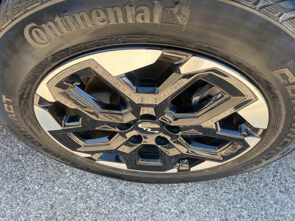 Certified 2025 Kia Sorento S image 37