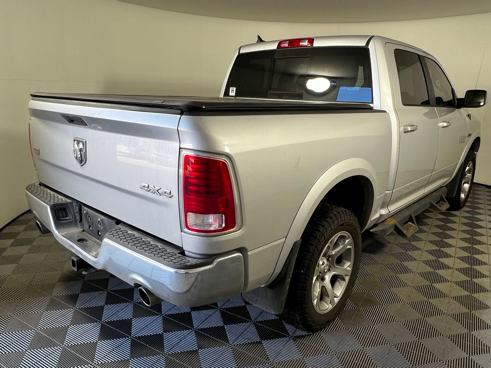 Used 2016 RAM 1500 Laramie w/ Convenience Group image 5
