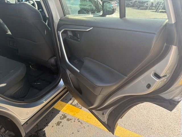 Used 2023 Toyota RAV4 LE AWD/4WD image 26