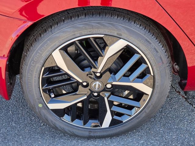 New 2025 Nissan Versa SR w/ Trunk Package image 13