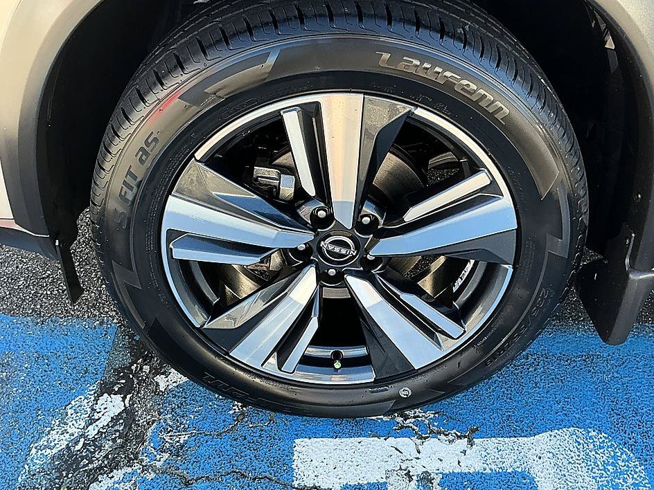 Certified 2022 Nissan Rogue SL w/ SL Premium Package FWD image 7