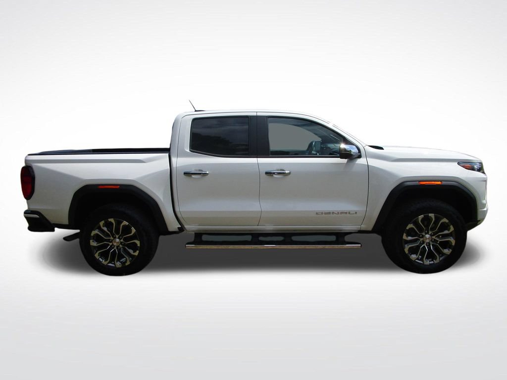 Used 2024 GMC Canyon Denali AWD/4WD image 9