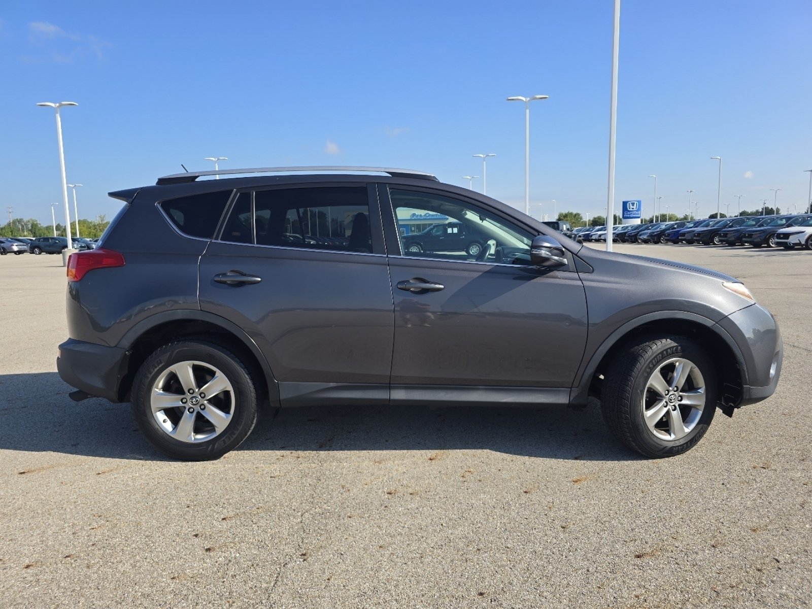 Used 2015 Toyota RAV4 XLE FWD image 20