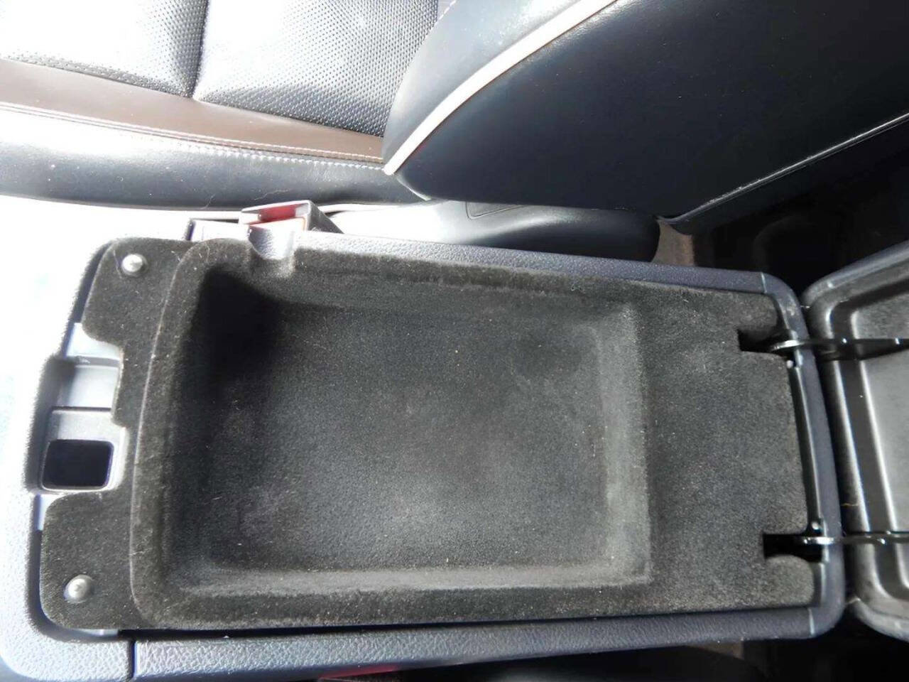 Used 2016 Jeep Grand Cherokee Overland w/ Advanced Technology Group image 28