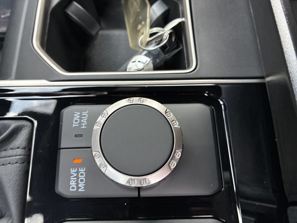New 2026 Toyota Tundra Limited AWD/4WD image 33