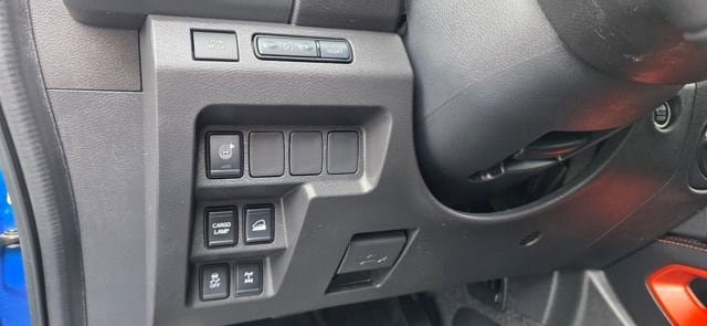 Used 2024 Nissan Frontier PRO-4X w/ Technology Package AWD/4WD image 17