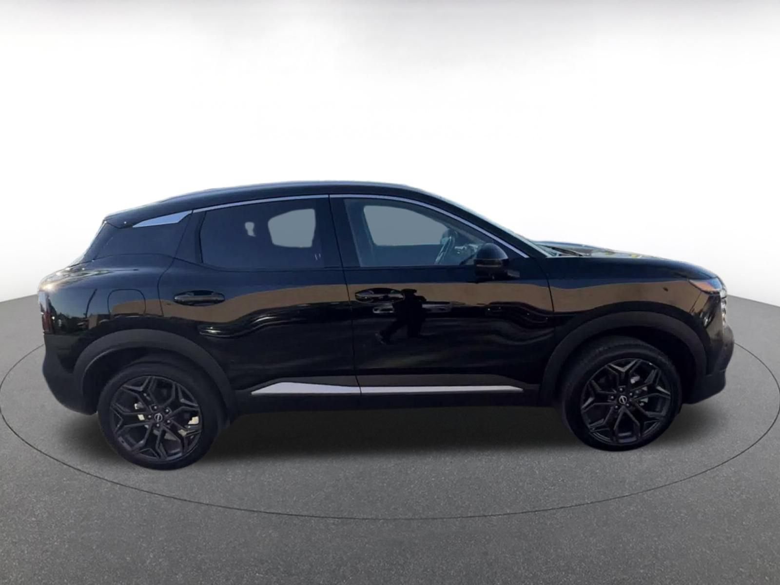Used 2026 Nissan Kicks SR FWD image 15