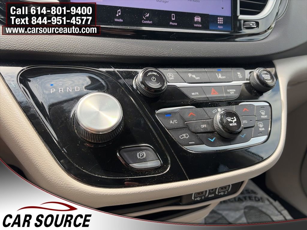 Used 2024 Chrysler Pacifica Touring-L FWD image 22