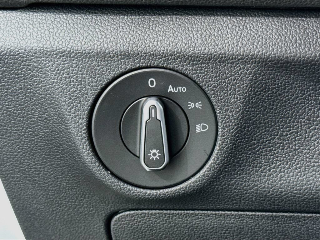 Used 2025 Volkswagen Jetta Sport FWD image 17