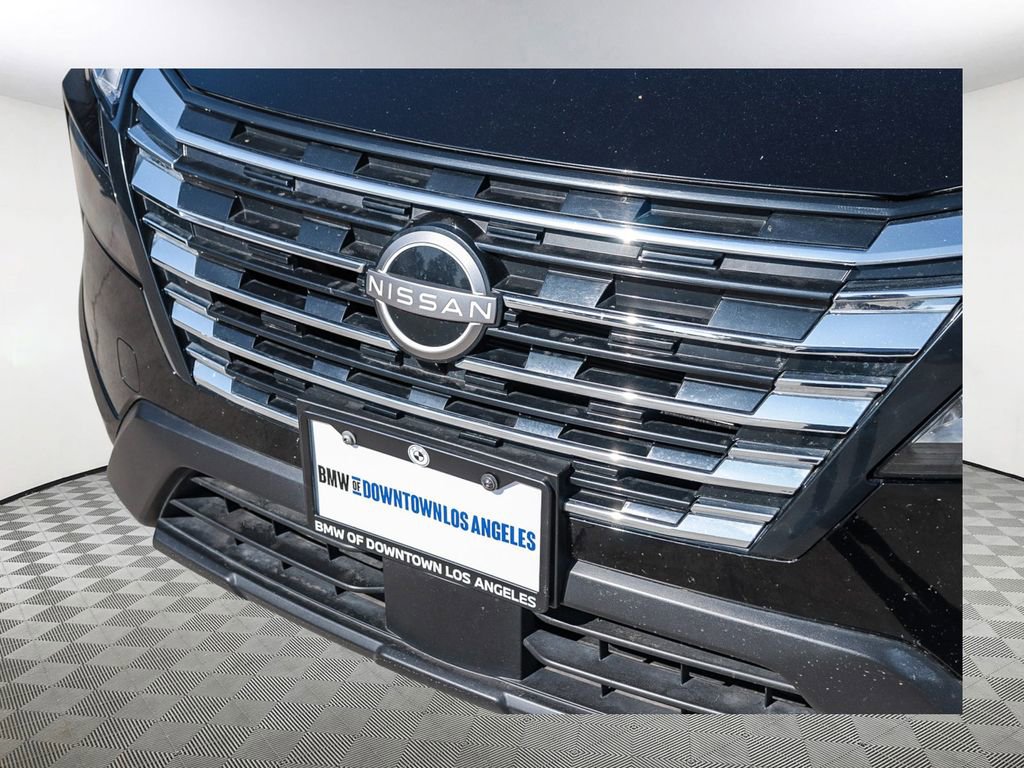 Used 2024 Nissan Rogue SV image 6