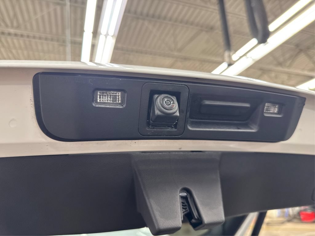 Used 2025 Buick Envista Preferred w/ Convenience I Package FWD image 16