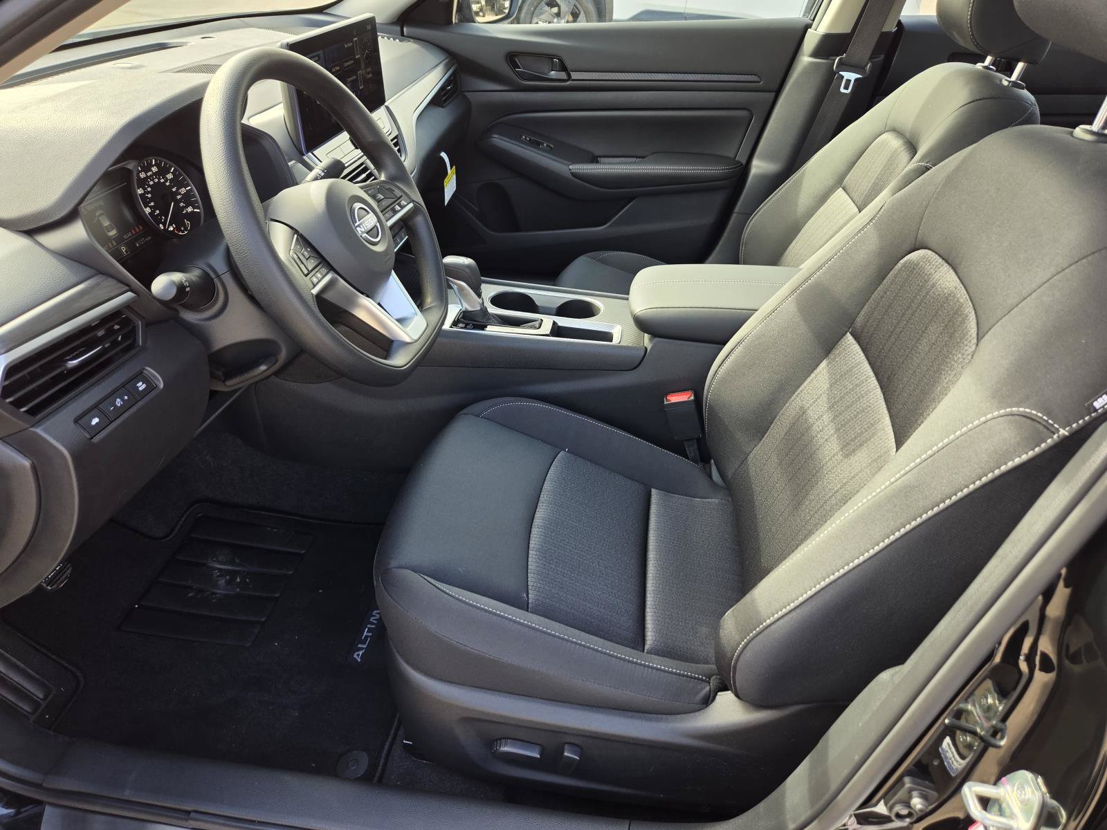 New 2026 Nissan Altima 2.5 SV FWD image 17