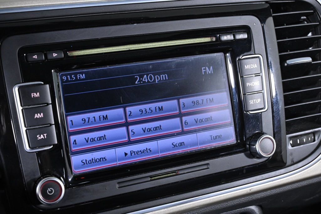 Used 2013 Volkswagen Beetle TDI FWD image 14