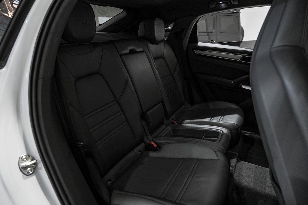 Used 2020 Porsche Cayenne Turbo image 32