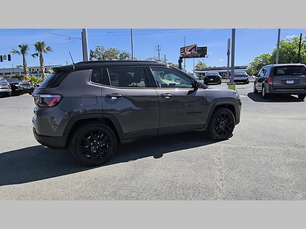 Used 2022 Jeep Compass Altitude image 33