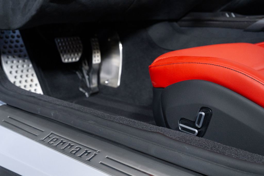 Used 2025 Ferrari 12Cilindri image 25