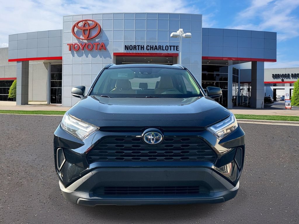 Used 2023 Toyota RAV4 LE AWD/4WD image 3