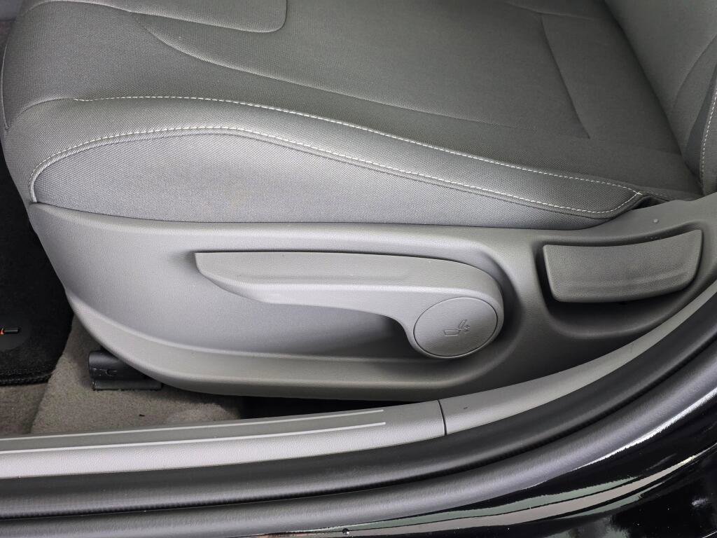 New 2026 Hyundai Elantra Blue image 21