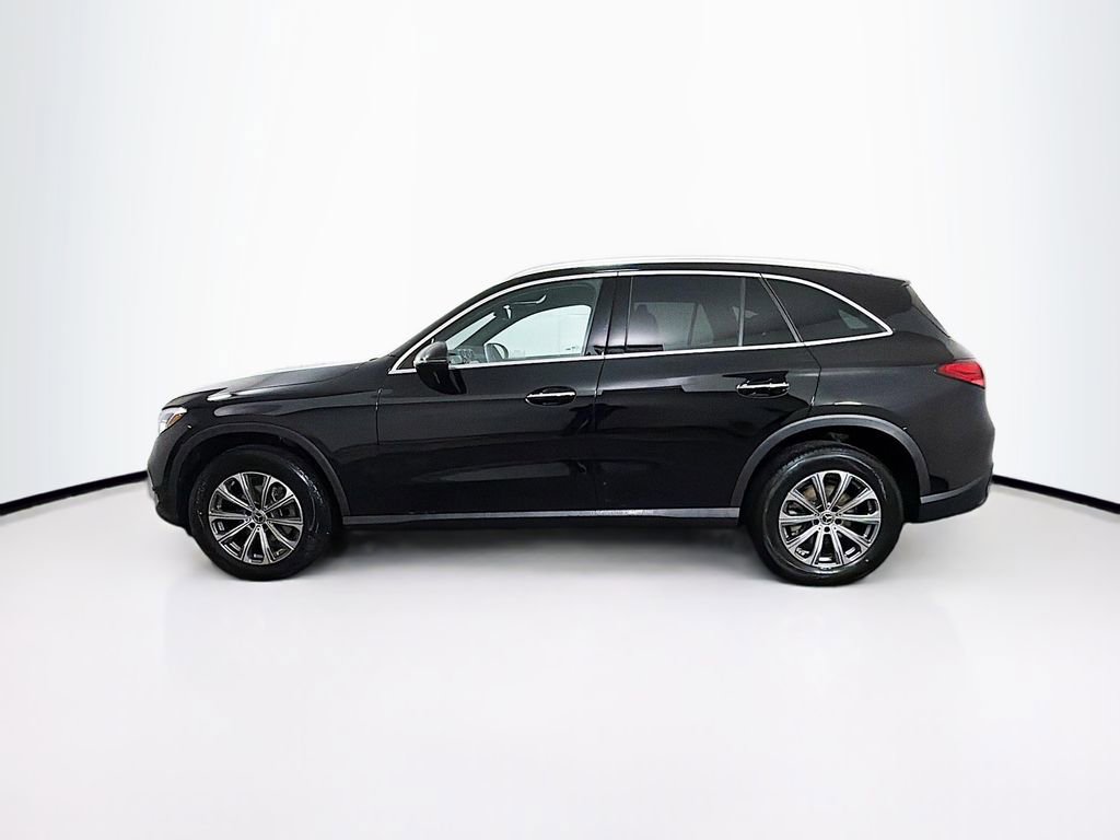 Used 2026 Mercedes-Benz GLC 300 4MATIC image 4