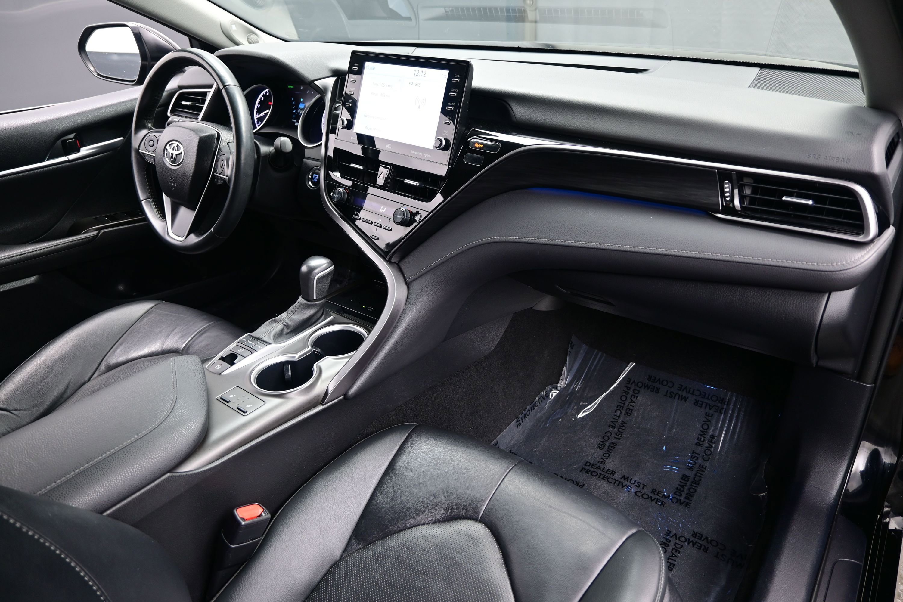 Used 2024 Toyota Camry XLE FWD image 16