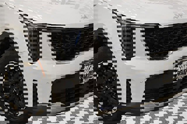 Used 2024 Kia Sorento S image 15