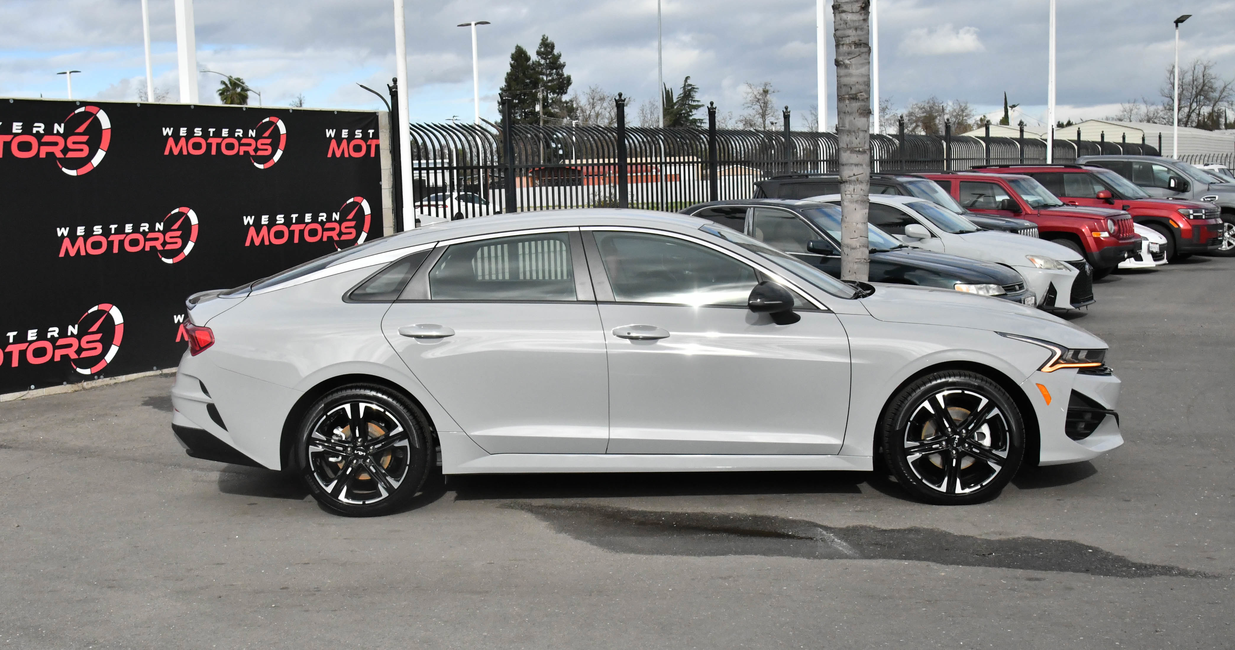 Used 2024 Kia K5 GT-Line w/ GT-Line Premium Package image 9