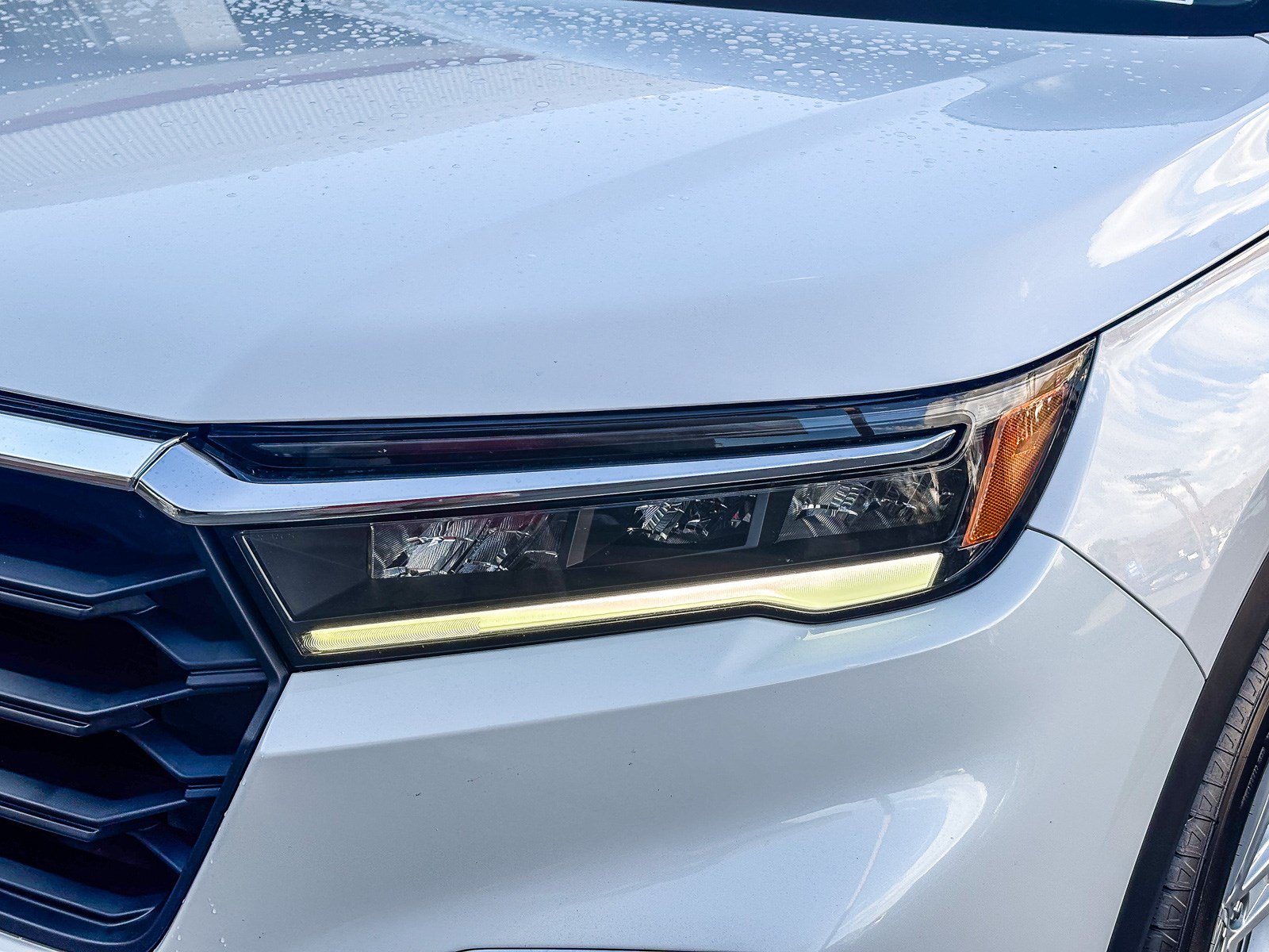 Used 2024 Honda Pilot LX image 9