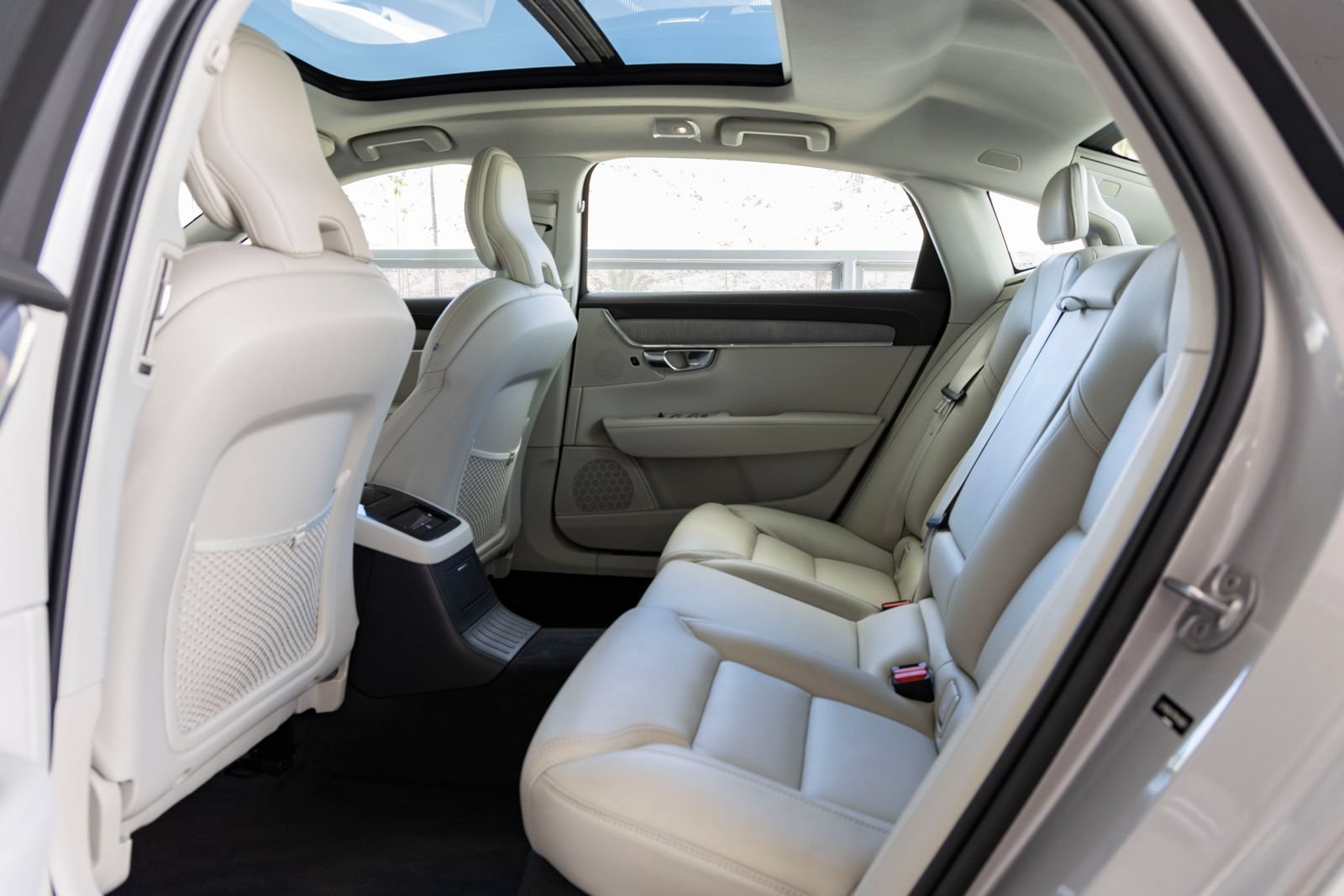 Used 2024 Volvo S90 T8 Ultimate AWD/4WD image 22