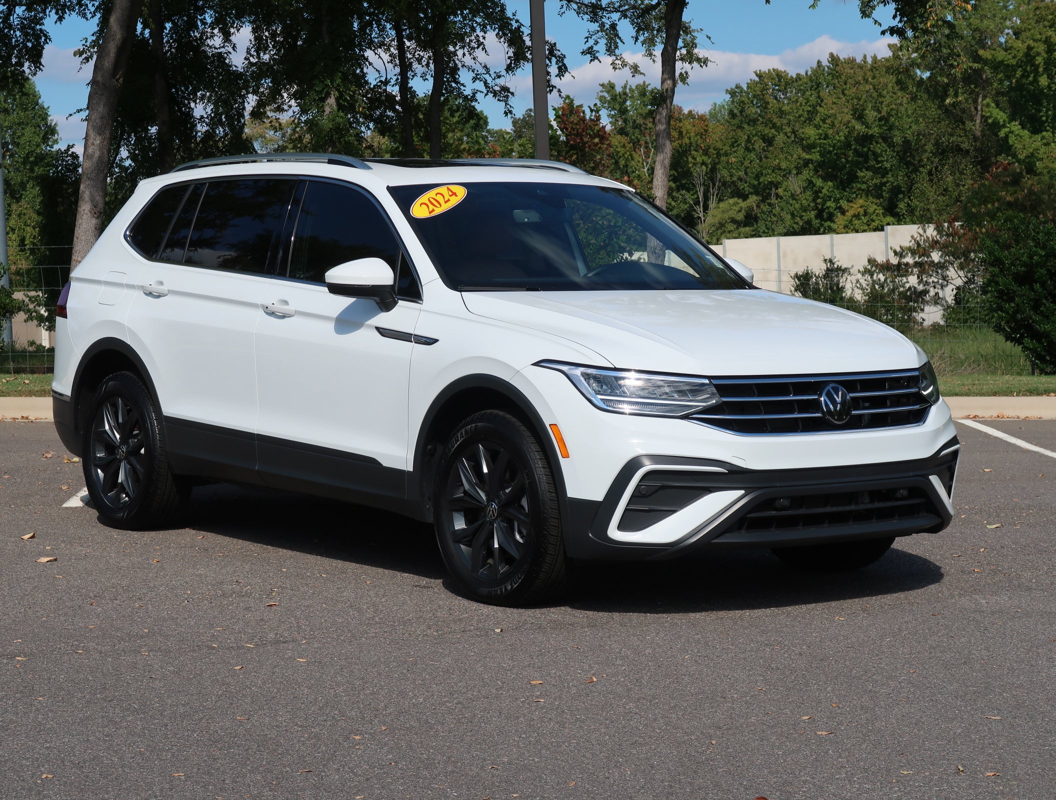 Used 2024 Volkswagen Tiguan SE