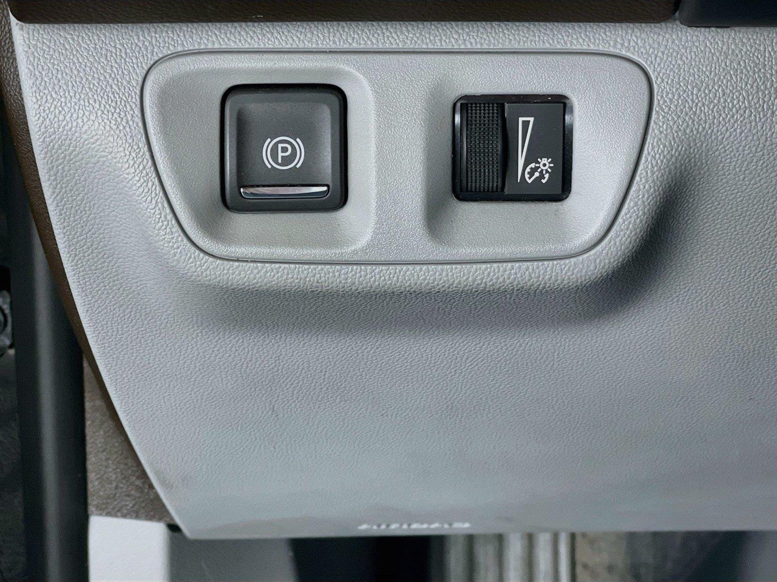 Used 2021 GMC Acadia SLT w/ LPO, Floor Liner Package FWD image 13