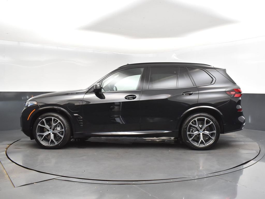 New 2026 BMW X5 xDrive50e image 4